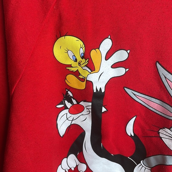 Looney Tunes red sweatshirt with Sylvester, Buggs, Taz and friends in size Large - Picture 5 of 10